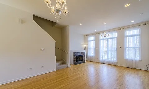 937 W 14th Place, Chicago, IL 60608