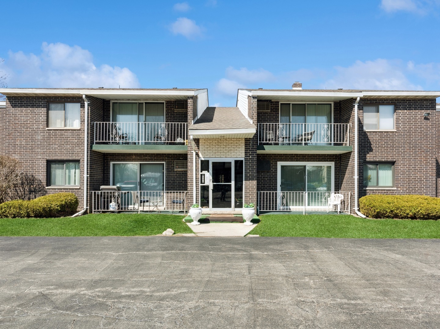 9940 W 153rd Street #1B, Orland Park, IL 60462