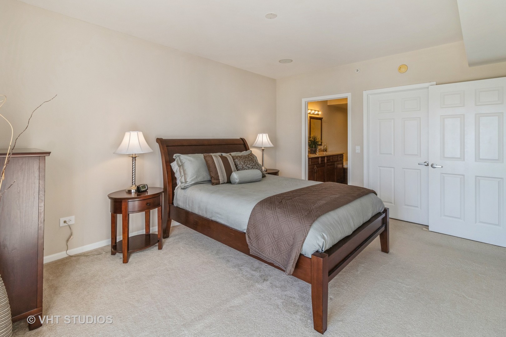405 S Creekside Drive #602, Palatine, IL 60074