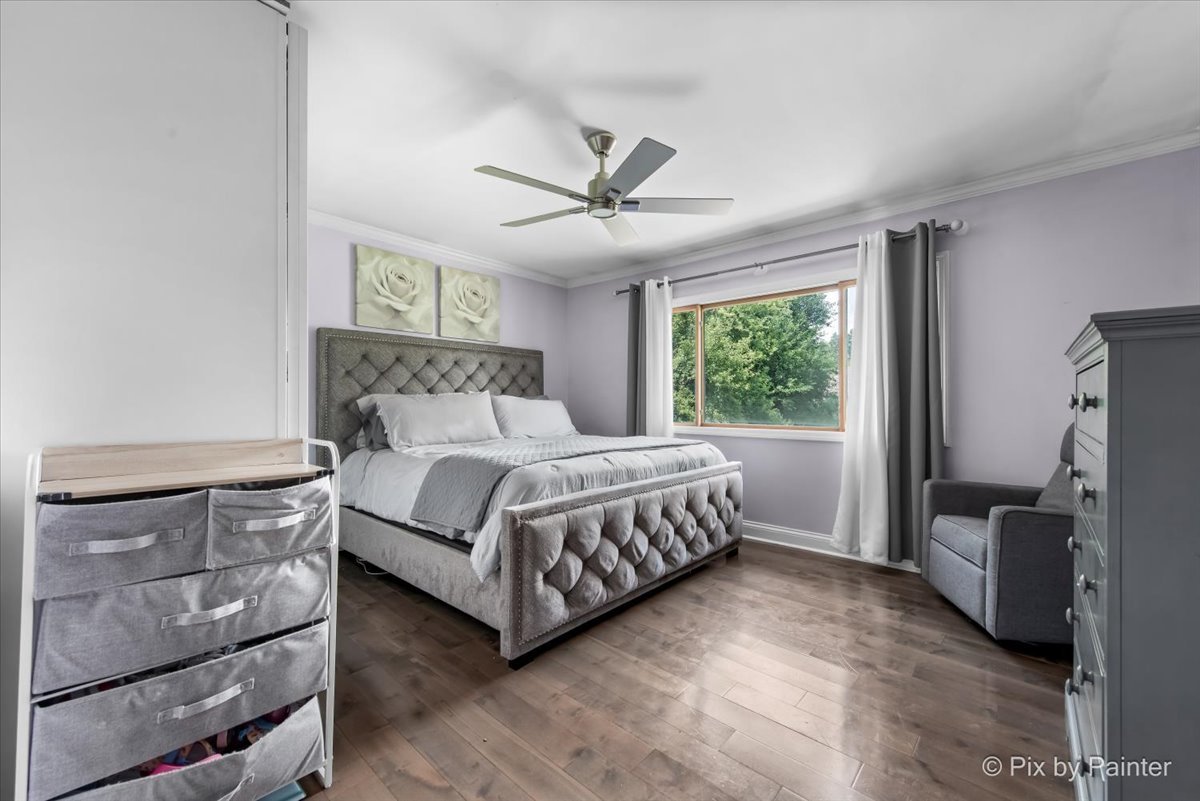704 Circle Drive #704, Roselle, IL 60172
