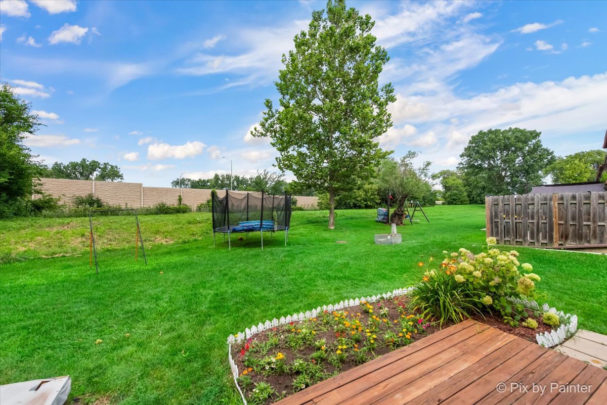 704 Circle Drive #704, Roselle, IL 60172