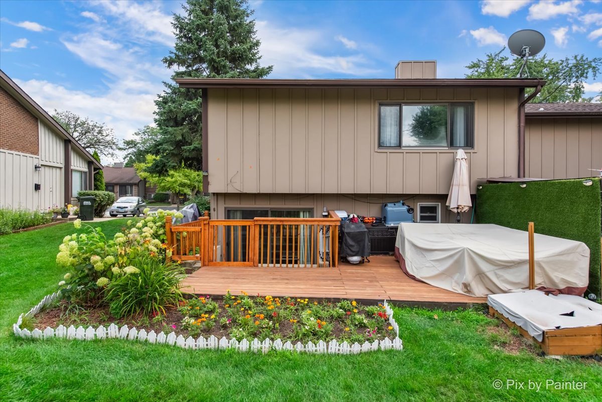 704 Circle Drive #704, Roselle, IL 60172