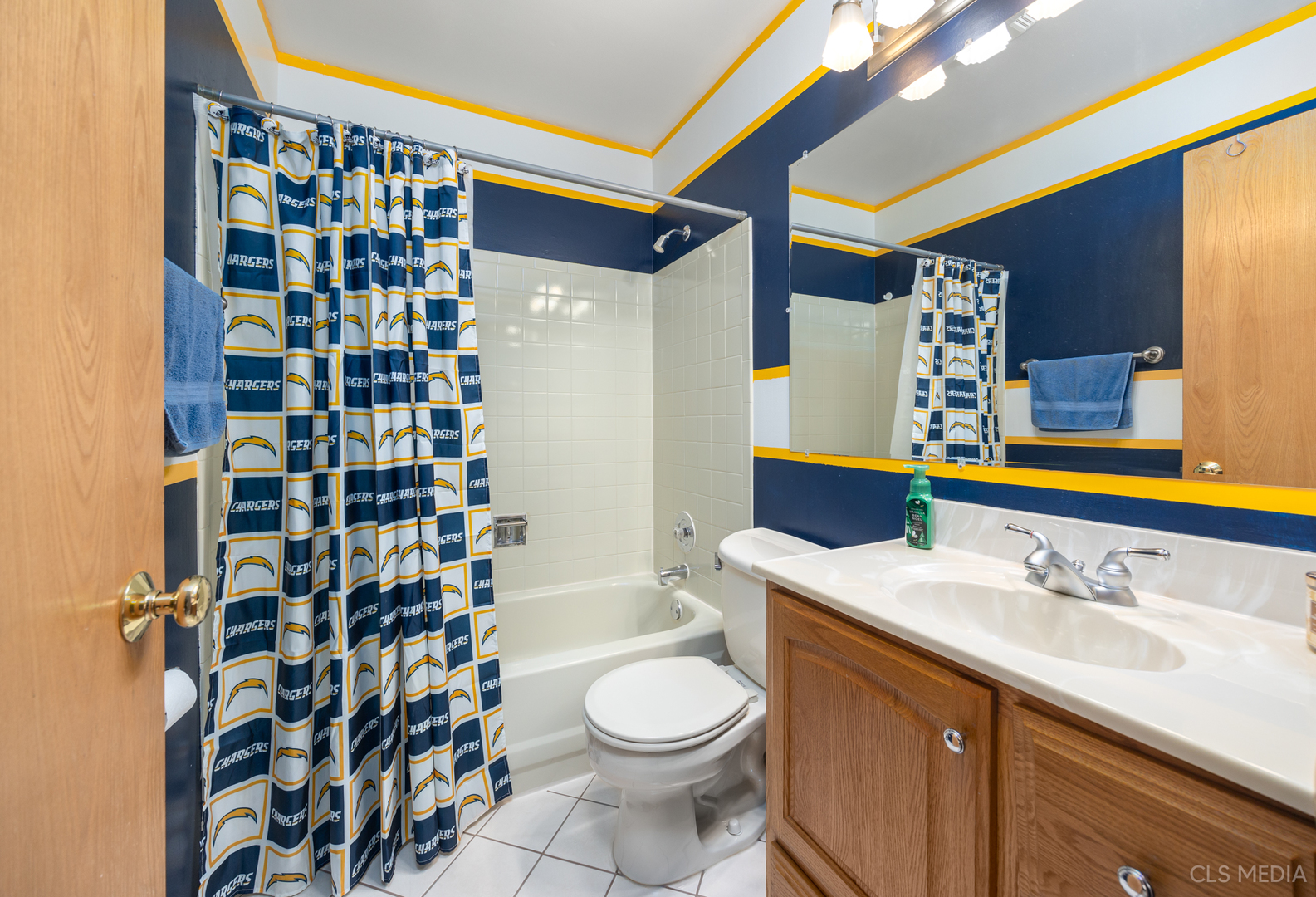 1813 Longboat Avenue, Elk Grove Village, IL 60007