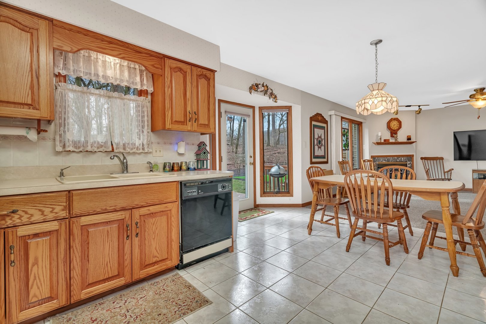 9049 Archer Avenue, Willow Springs, IL 60480