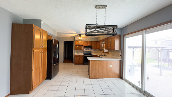 1301 Kenneth Drive, Bloomington, IL 61704