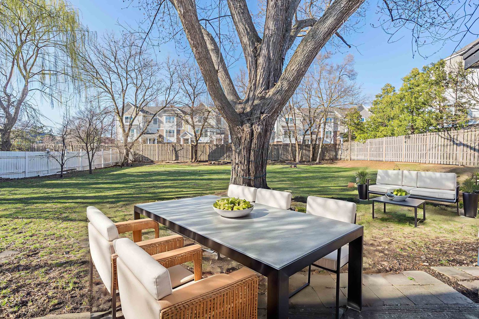 886 W Palatine Road, Palatine, IL 60067