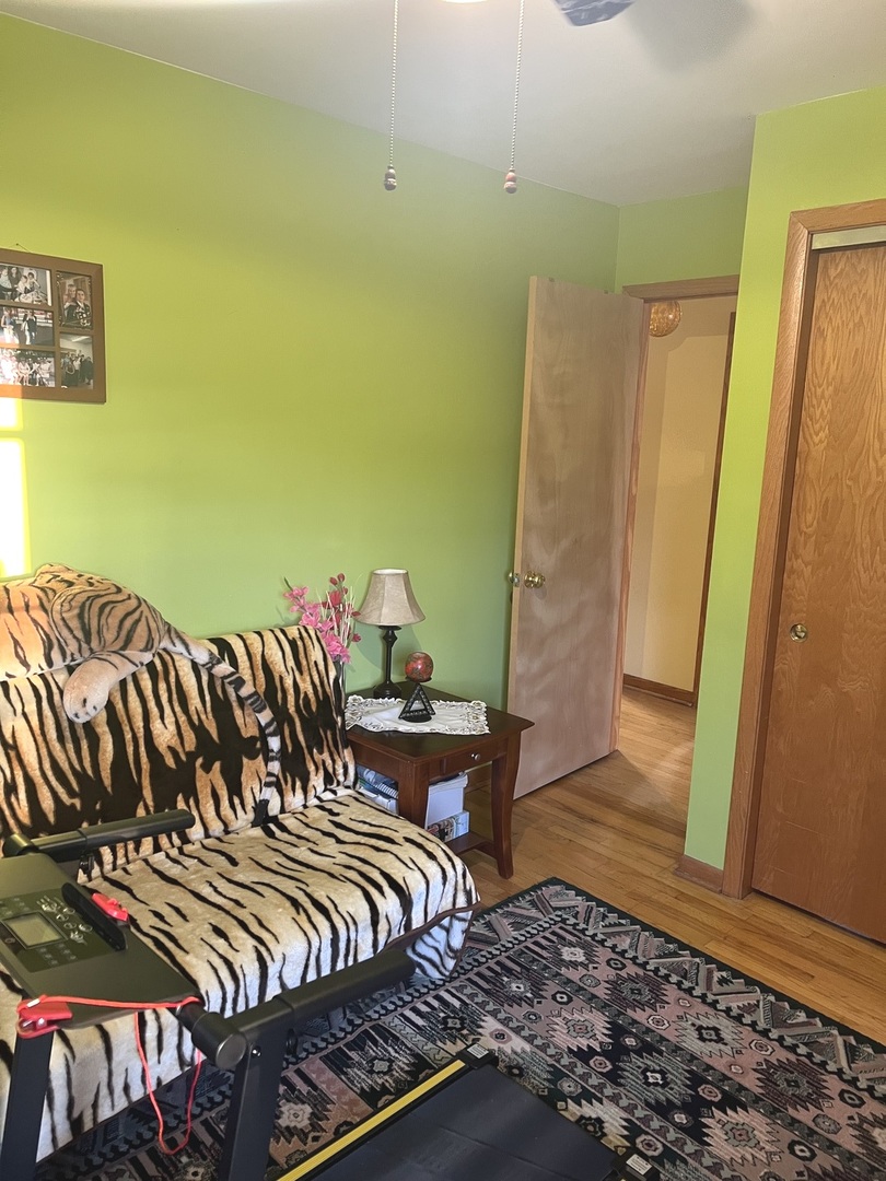 3021 PARIS Avenue #201, River Grove, IL 60171