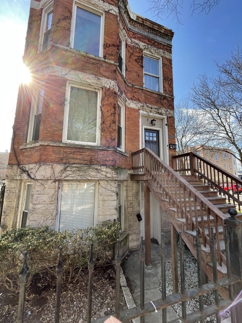 1022 N Rockwell Street, Chicago, IL 60622