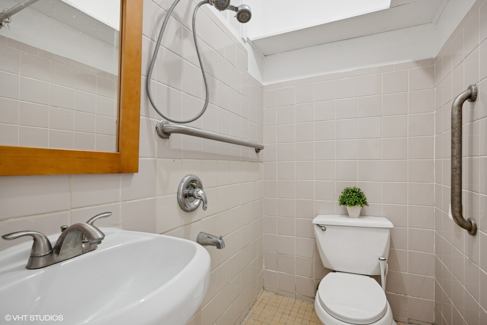 6608 N Washtenaw Avenue, Chicago, IL 60645
