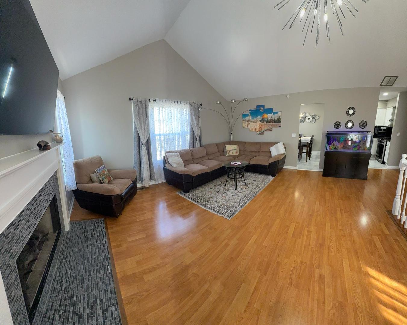 1228 Orleans Drive, Mundelein, IL 60060