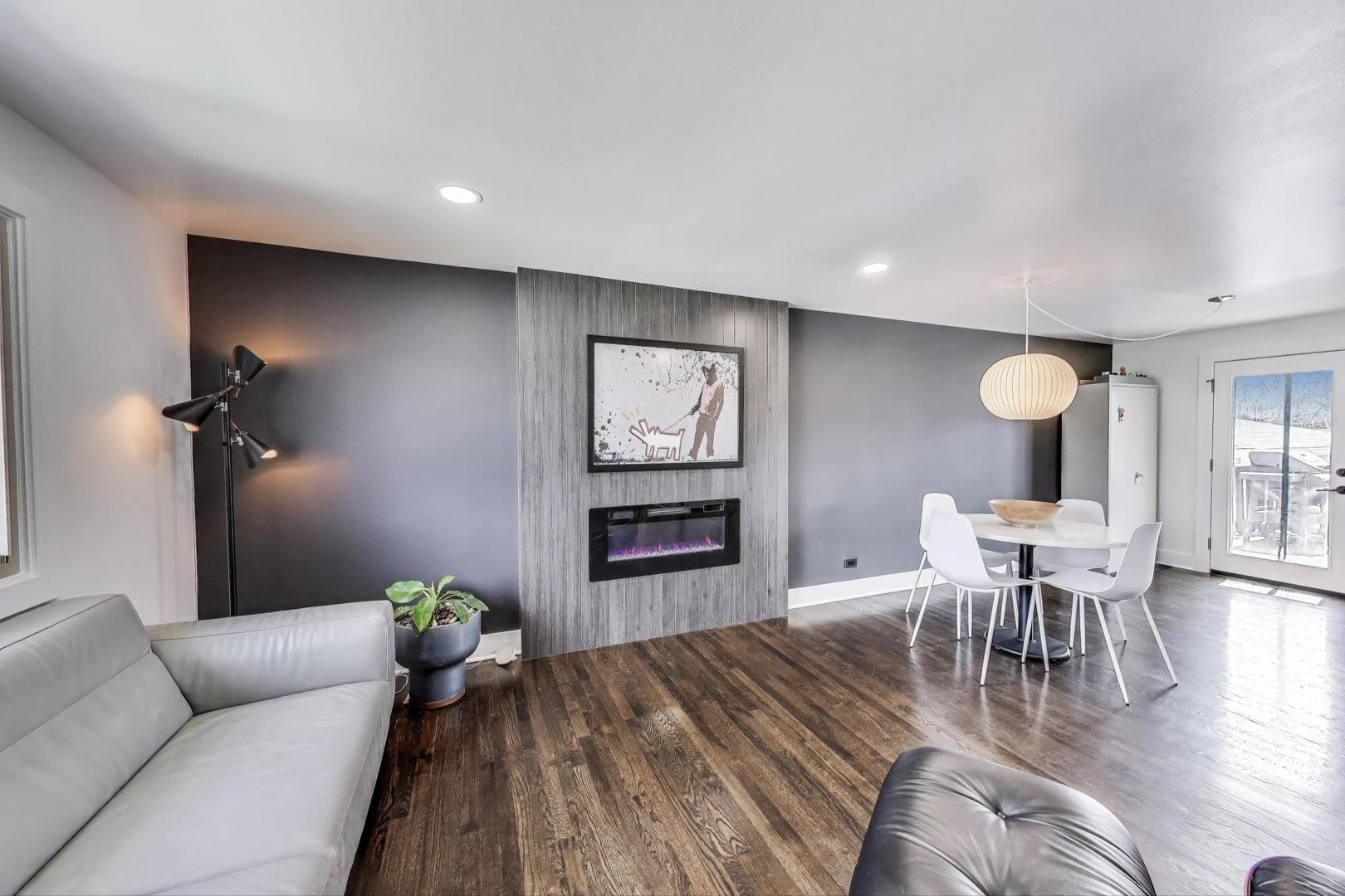 1533 HARTMANN Drive, Schaumburg, IL 60193