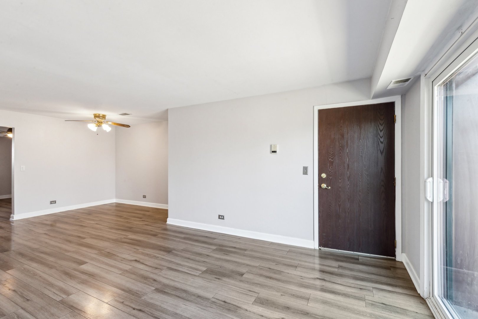 501 Mchenry Road #3B, Wheeling, IL 60090