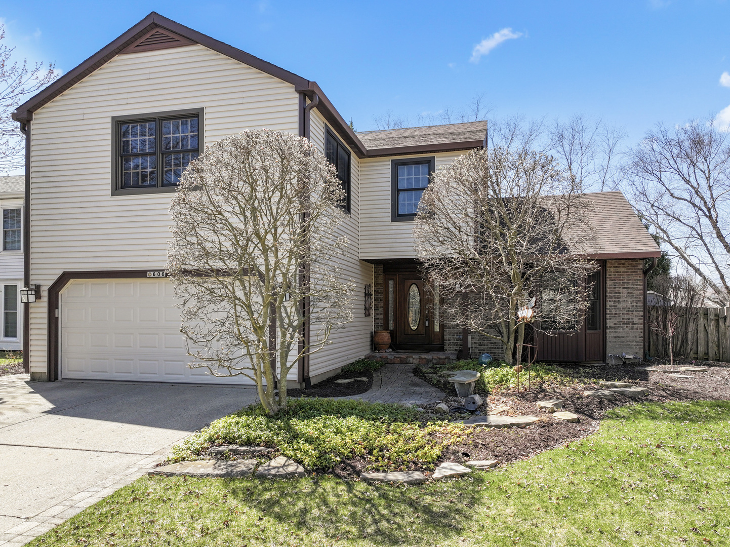 606 Harris Drive, Buffalo Grove, IL 60089