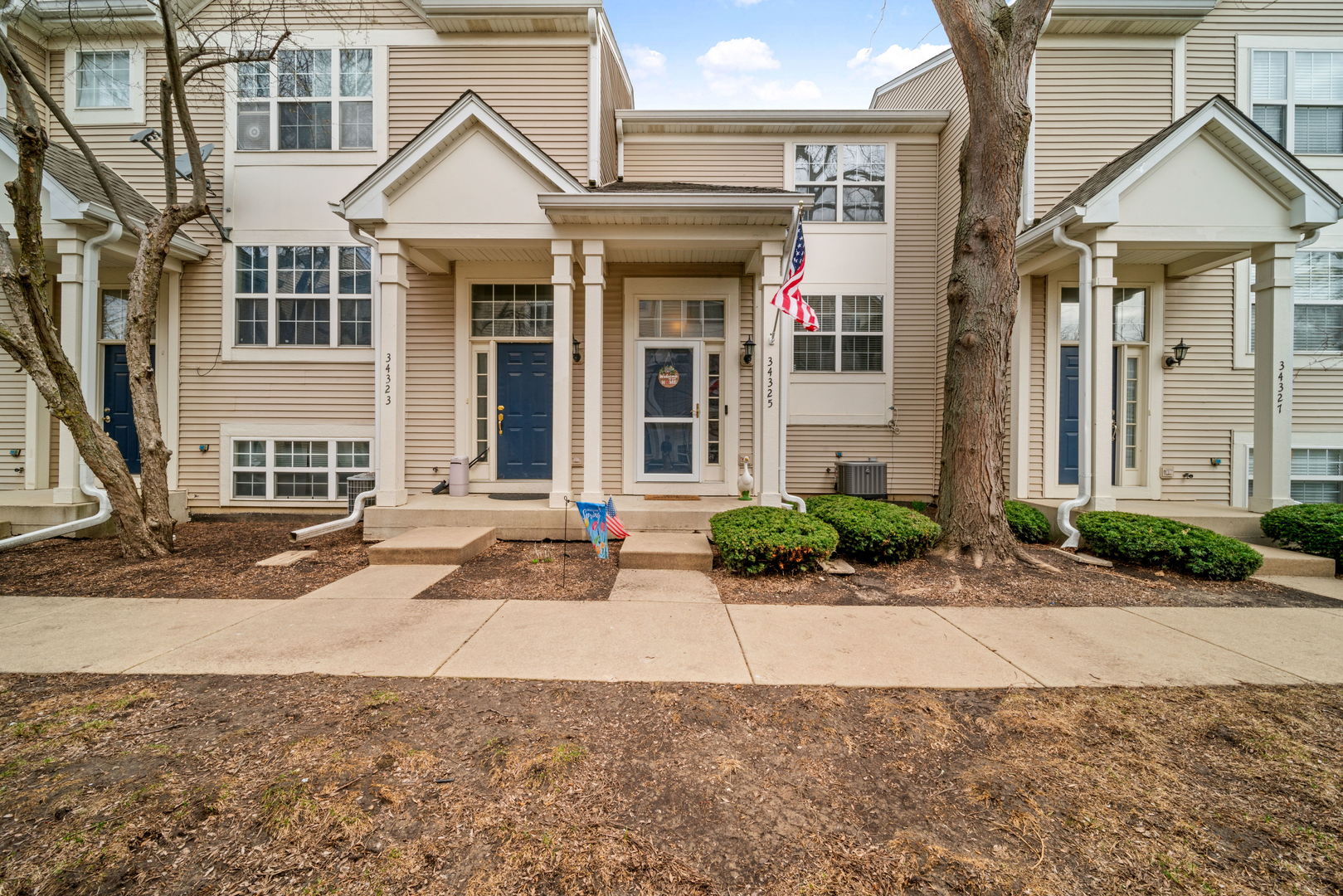 34325 N Barberry Road, Round Lake, IL 60073