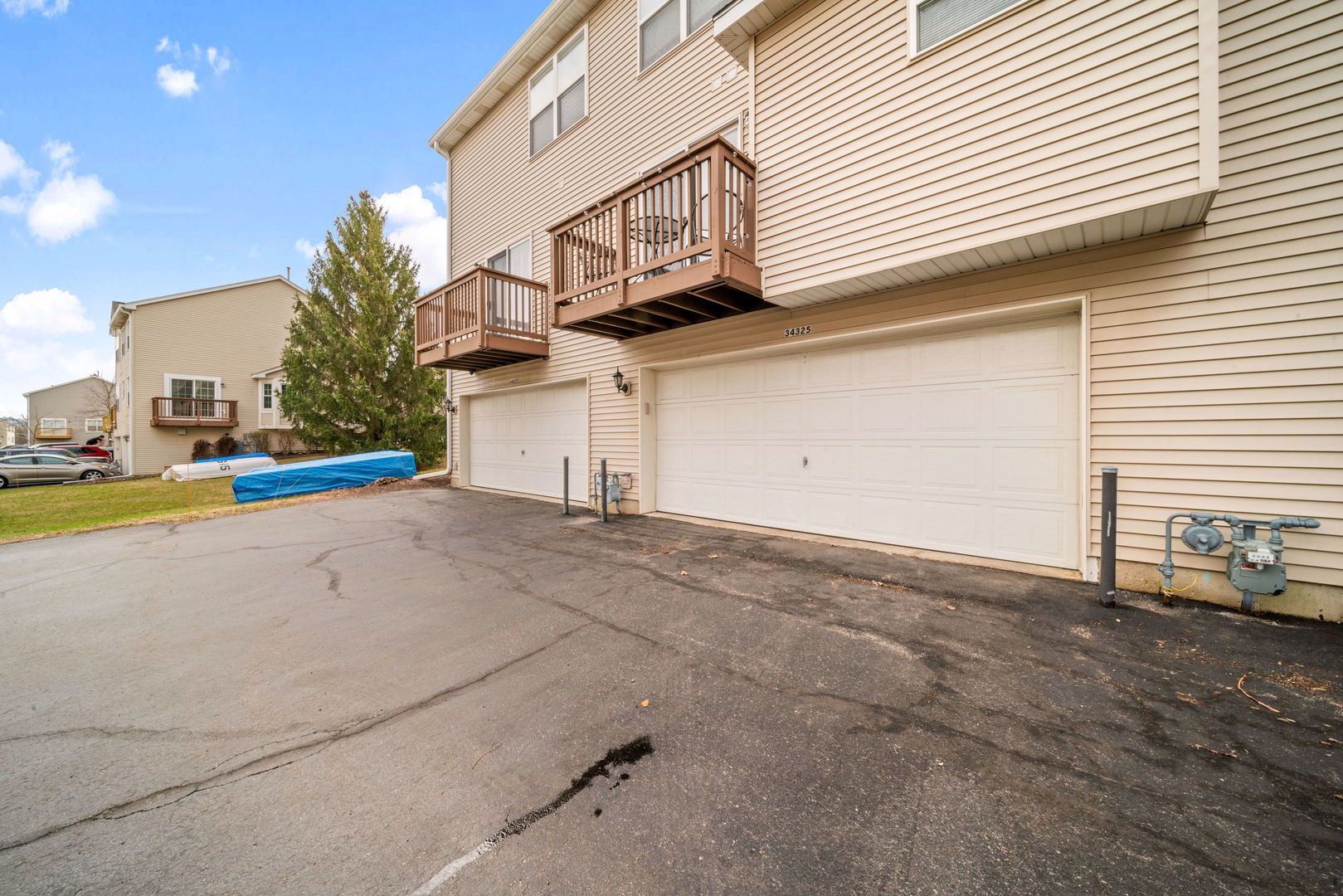 34325 N Barberry Road, Round Lake, IL 60073