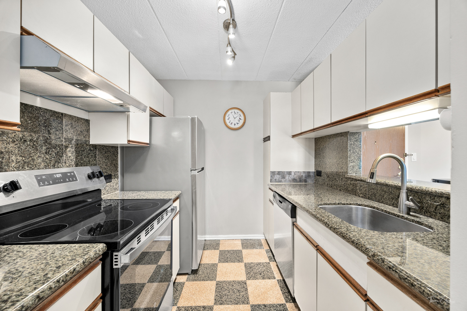 75 Kristin Circle #211, Schaumburg, IL 60195