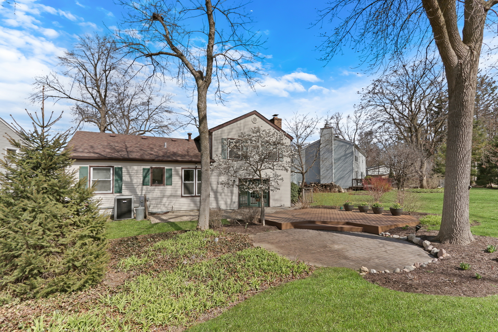 1346 Deer Run, Gurnee, IL 60031