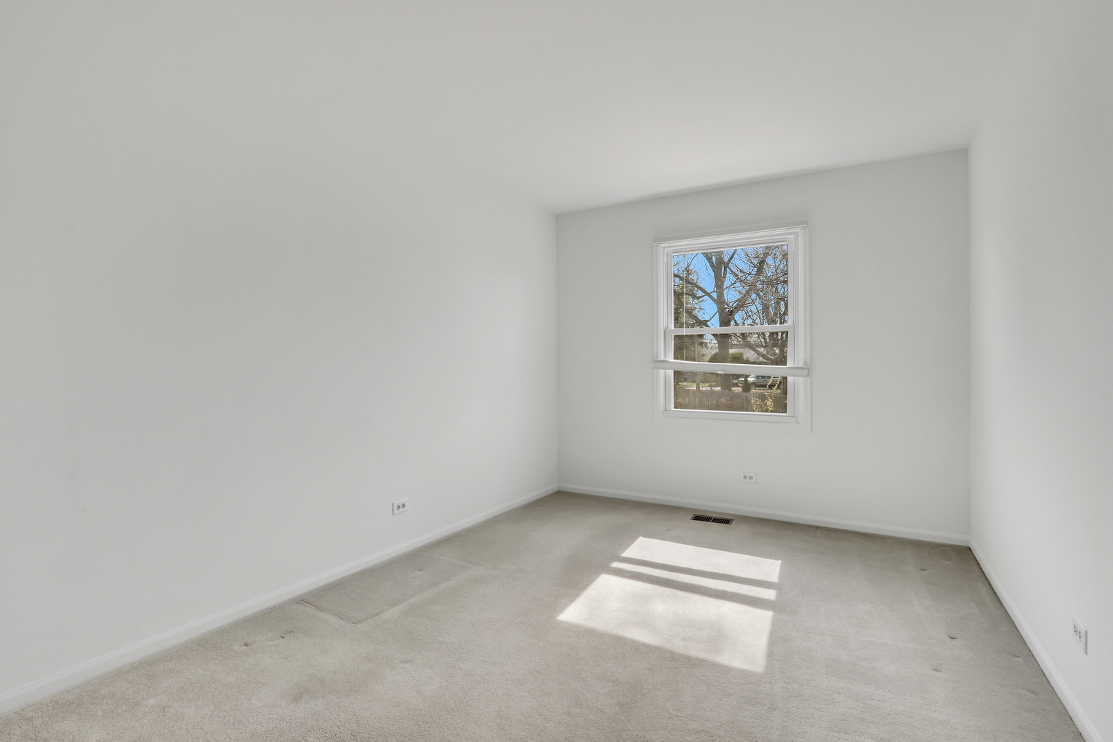 1346 Deer Run, Gurnee, IL 60031