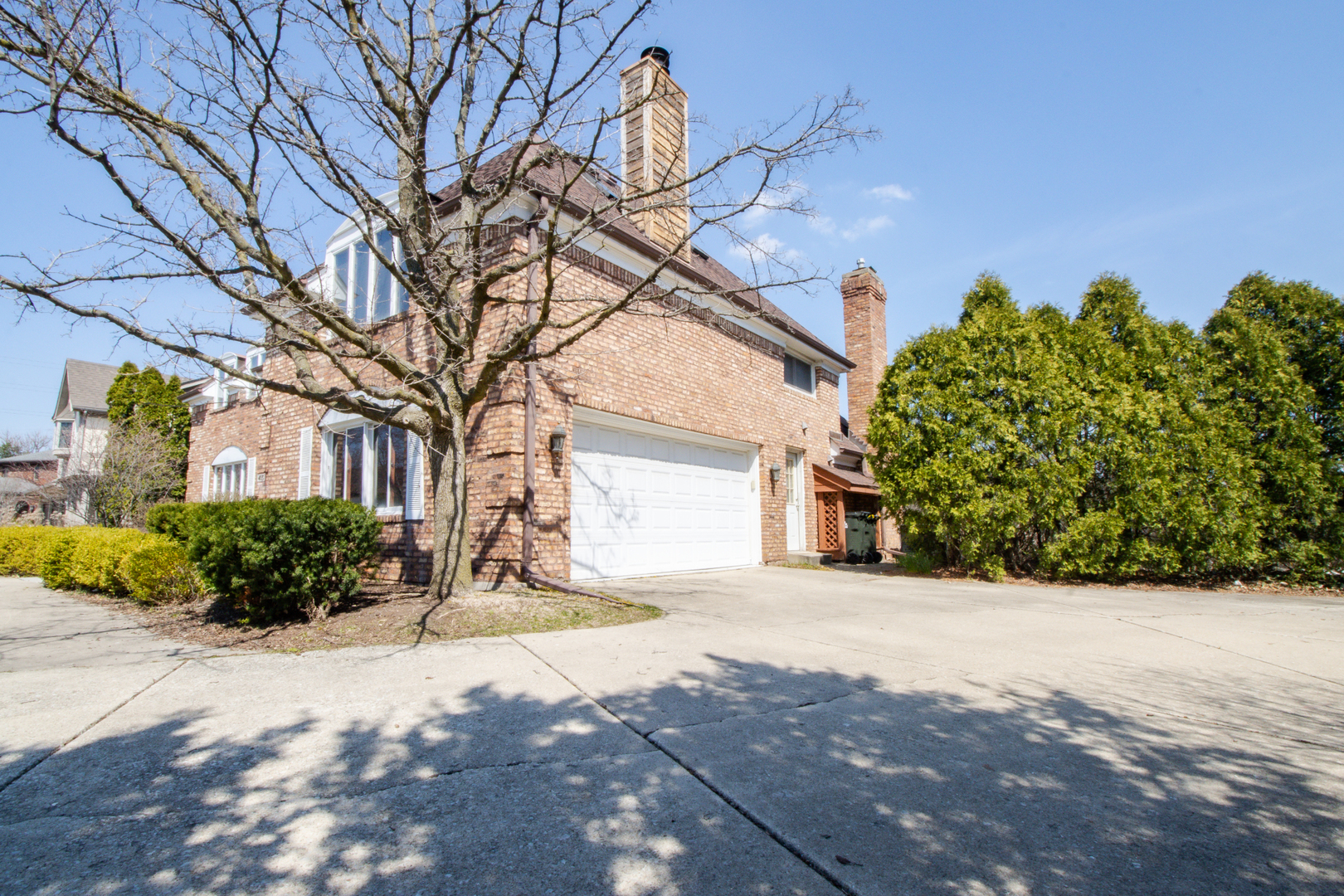 403 Royal Glen Court, Oak Brook, IL 60523