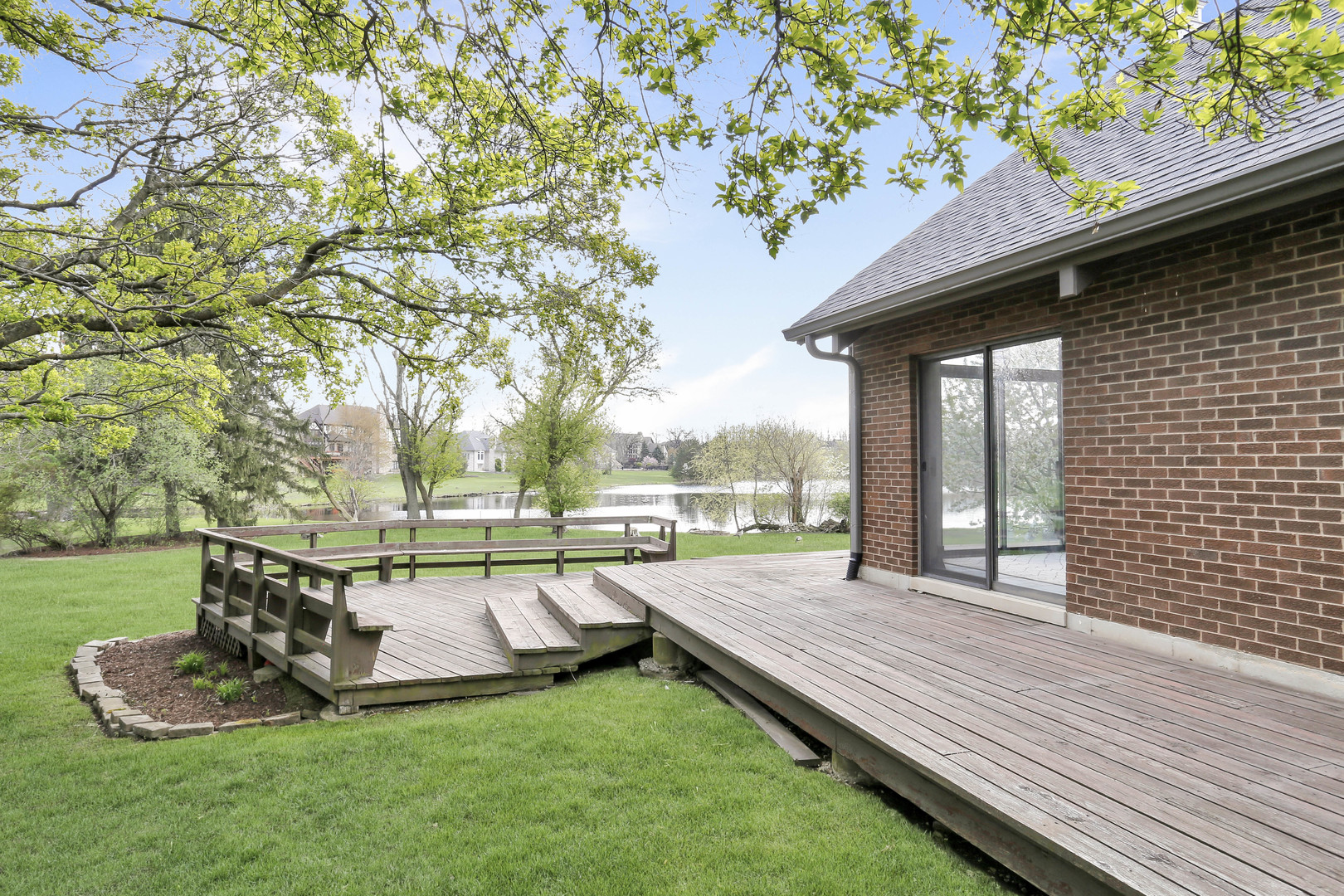 5 Horseshoe Lane, Lemont, IL 60439