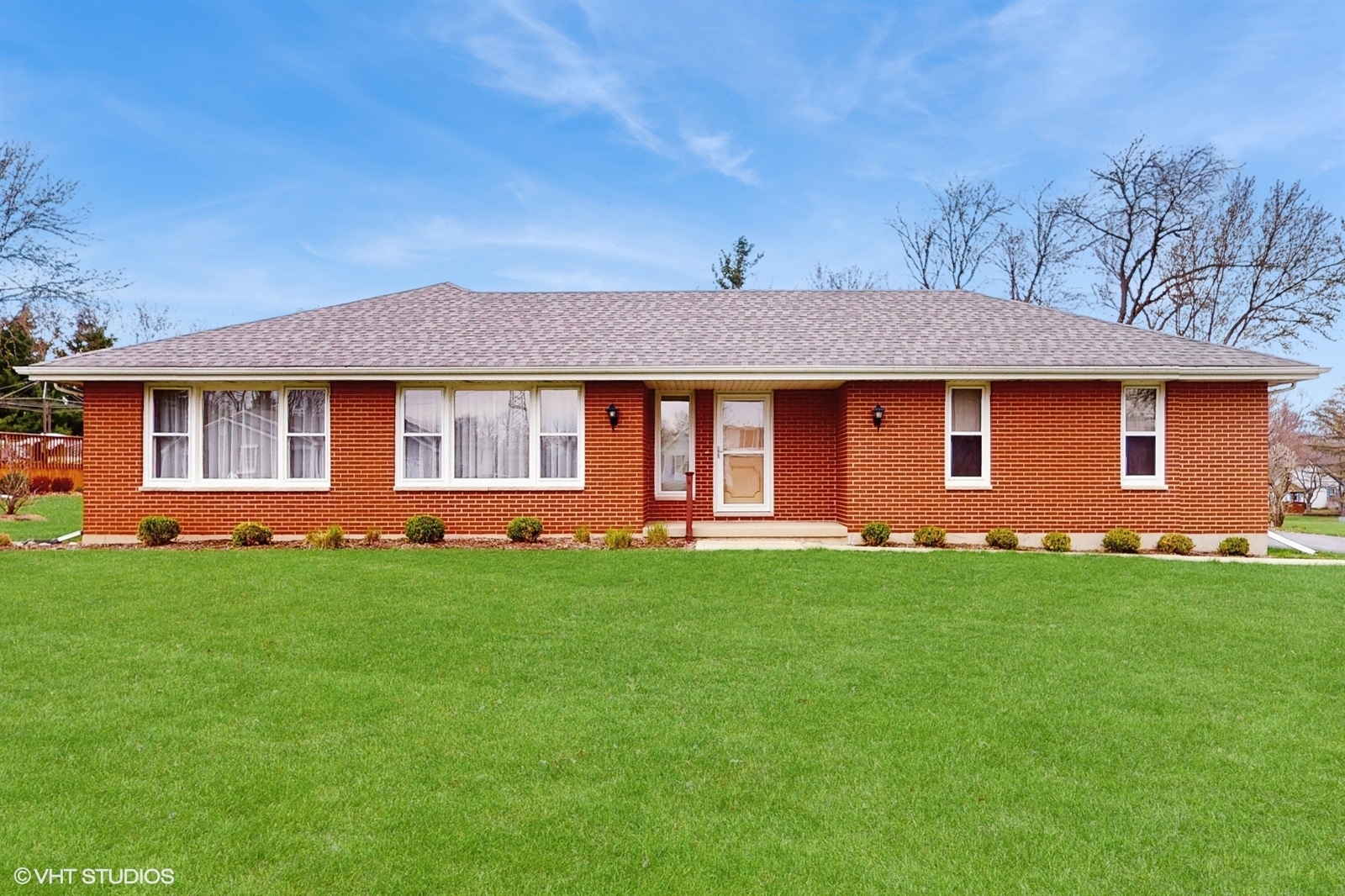 130 Burning Bush Trail, Crystal Lake, IL 60012