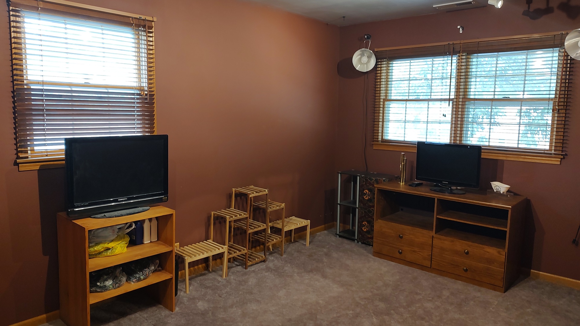 512 N Prospect Manor Avenue, Mount Prospect, IL 60056