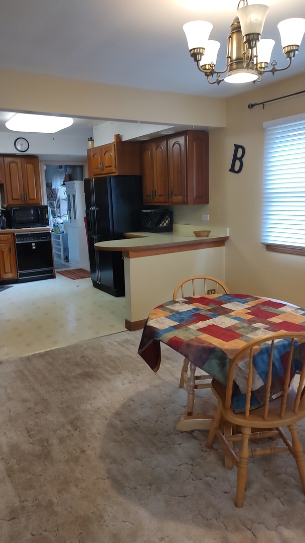 512 N Prospect Manor Avenue, Mount Prospect, IL 60056