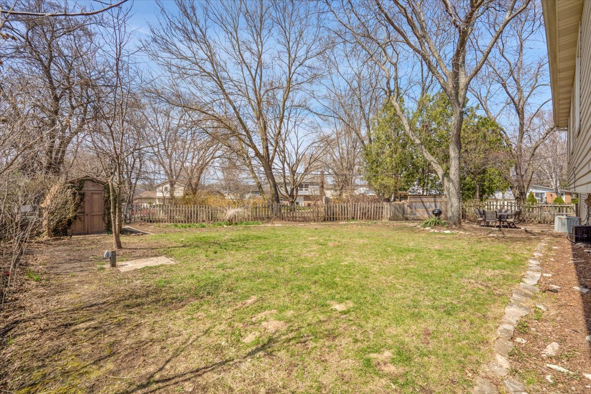 916 Granville Avenue, Mundelein, IL 60060