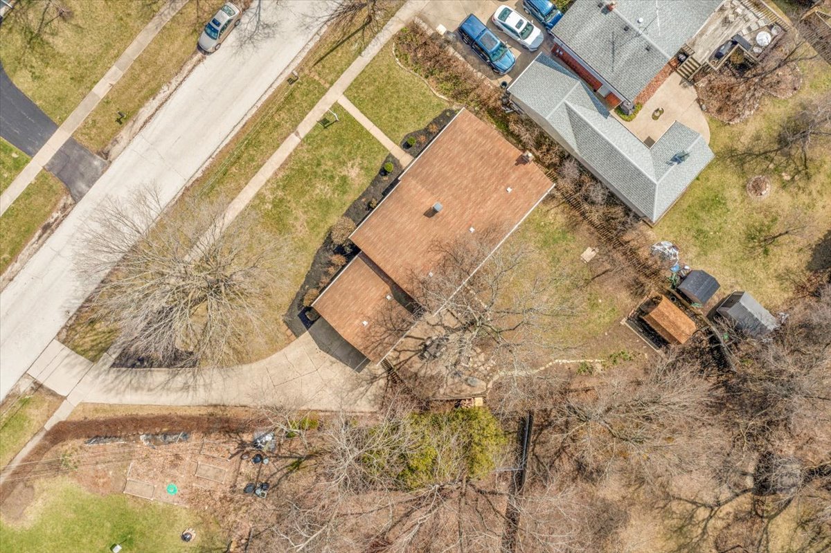 916 Granville Avenue, Mundelein, IL 60060