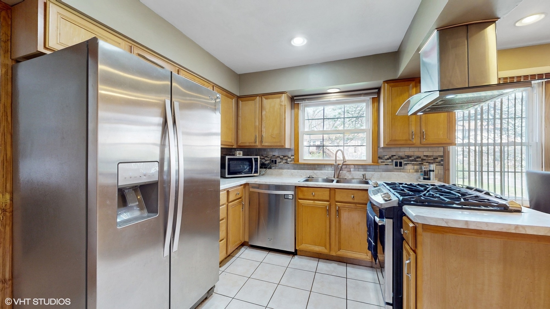 1416 S Robert Drive, Mount Prospect, IL 60056