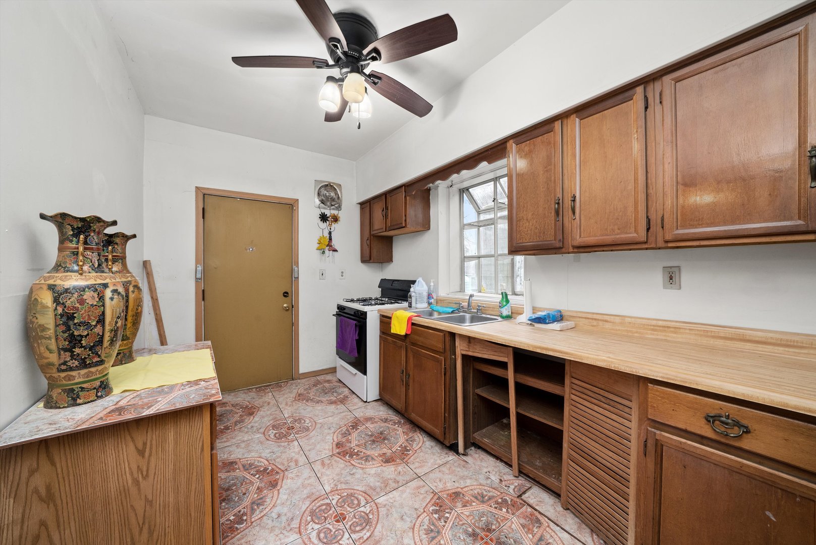 8307 S Maryland Avenue, Chicago, IL 60619