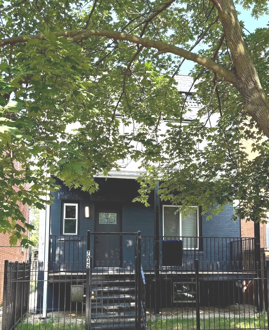 7042 S Eberhart Avenue, Chicago, IL 60637