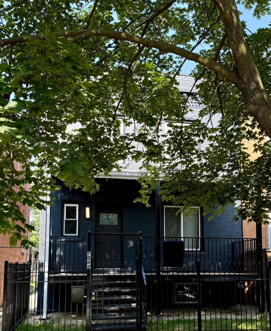 7042 S Eberhart Avenue, Chicago, IL 60637