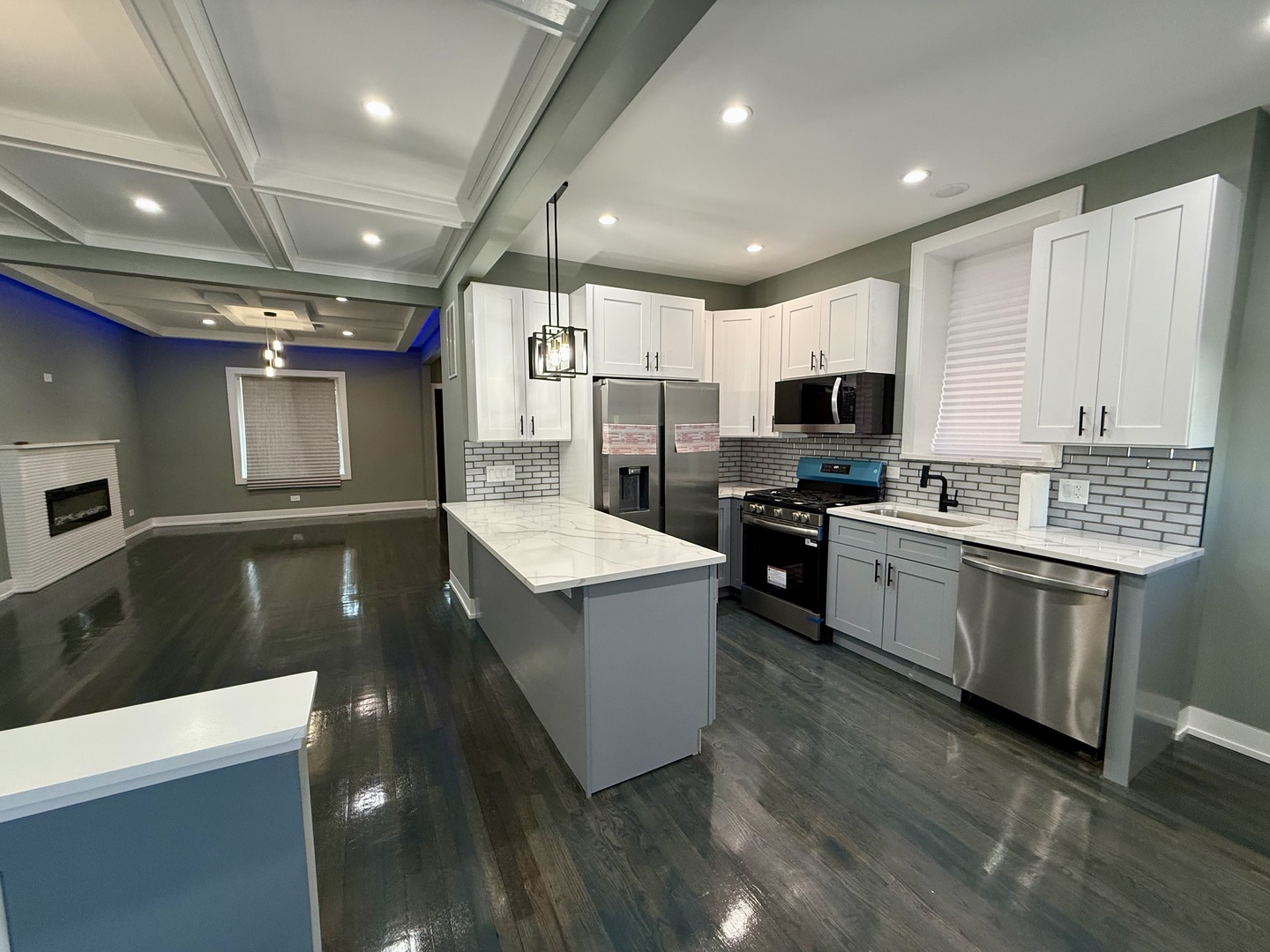 7042 S Eberhart Avenue, Chicago, IL 60637