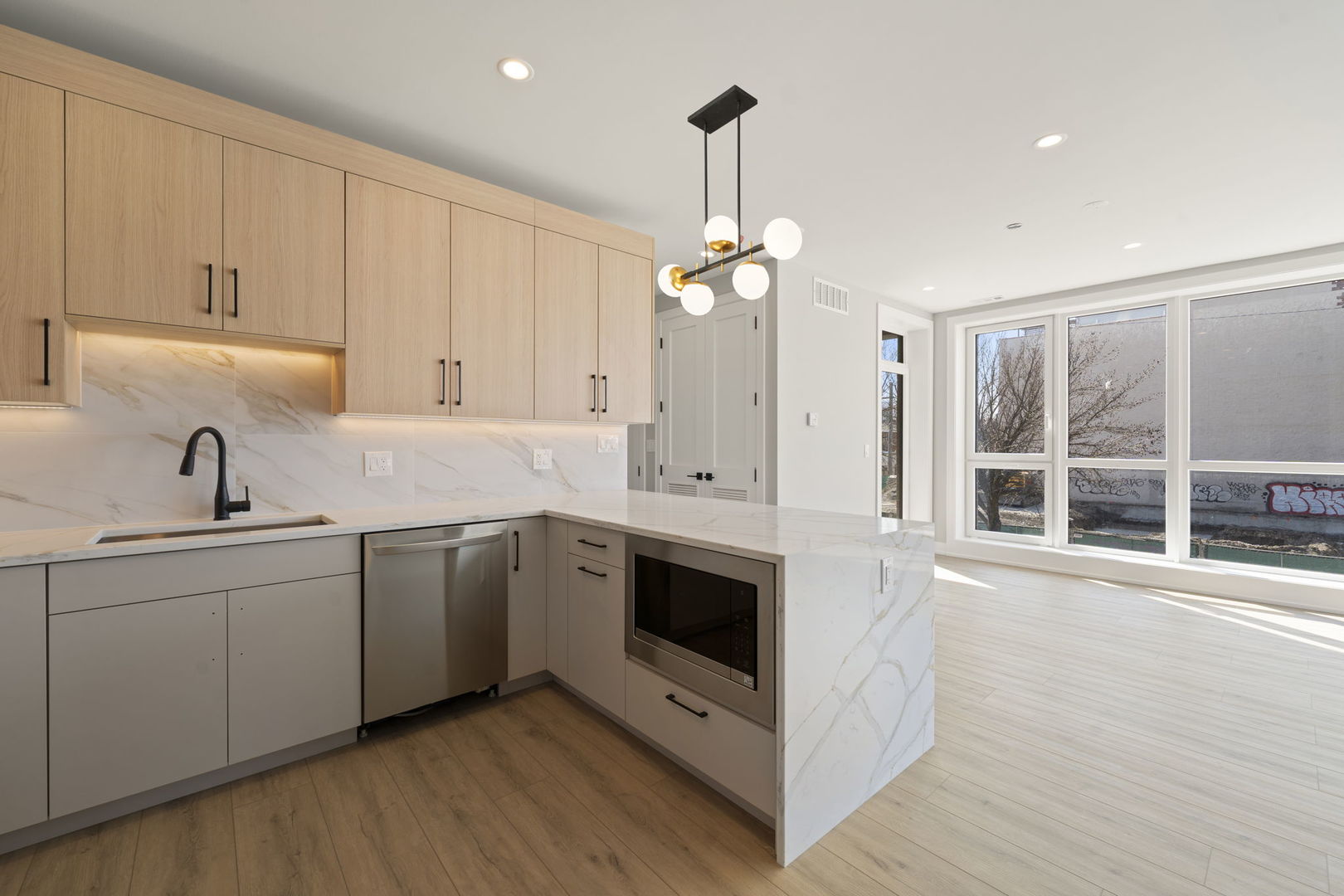 2354 W Polk Street #303, Chicago, IL 60612
