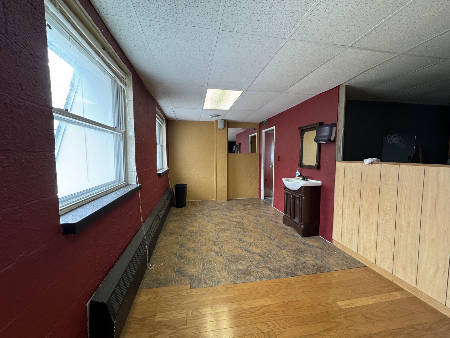 375-395 E State Street, South Elgin, IL 60177