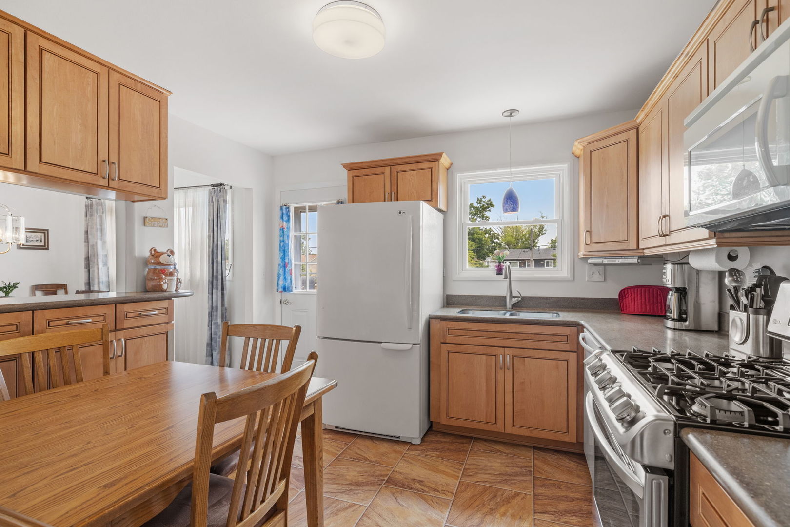7821 Dalewood Parkway, Woodridge, IL 60517