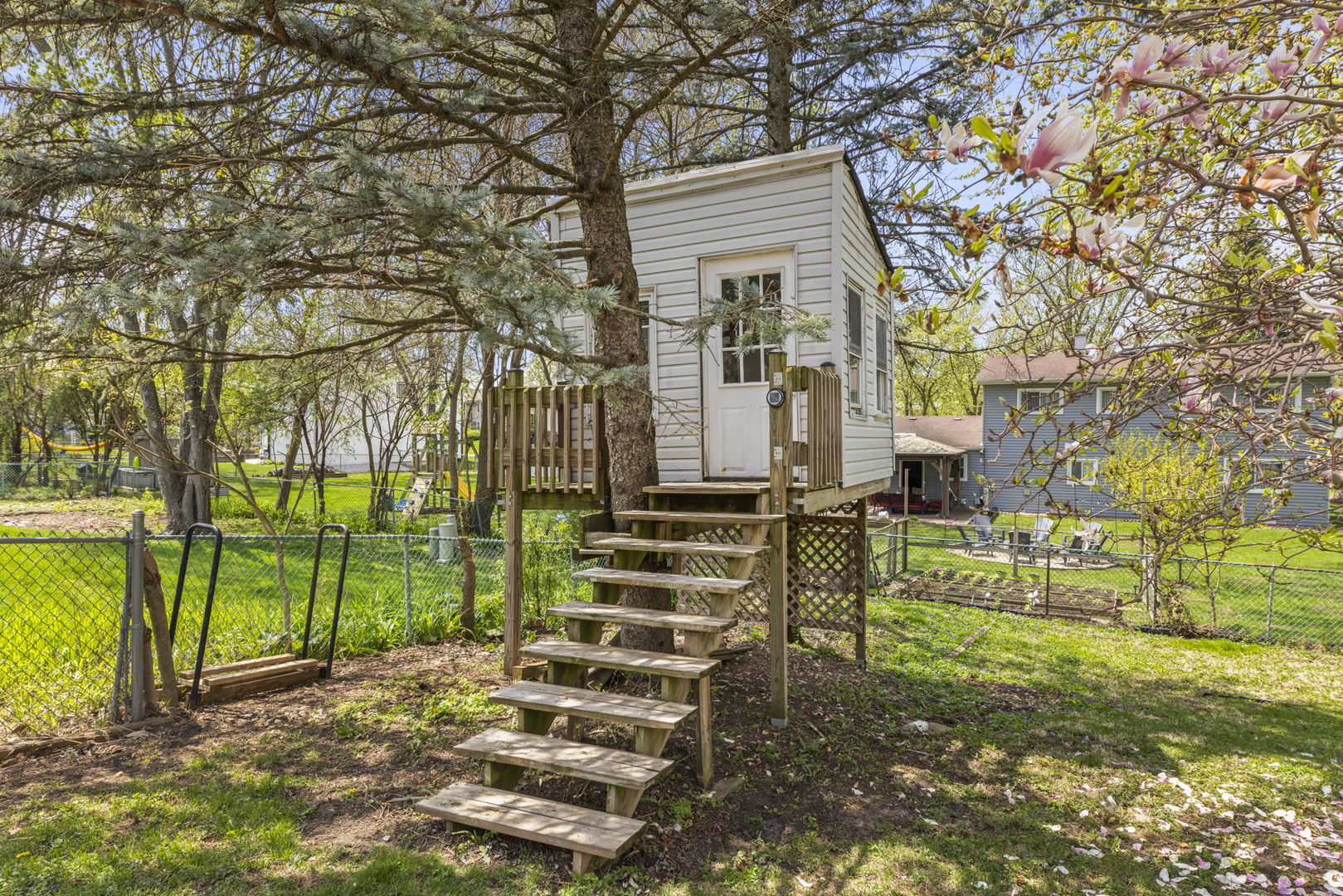 1984 Nottingham Lane, Wheaton, IL 60189