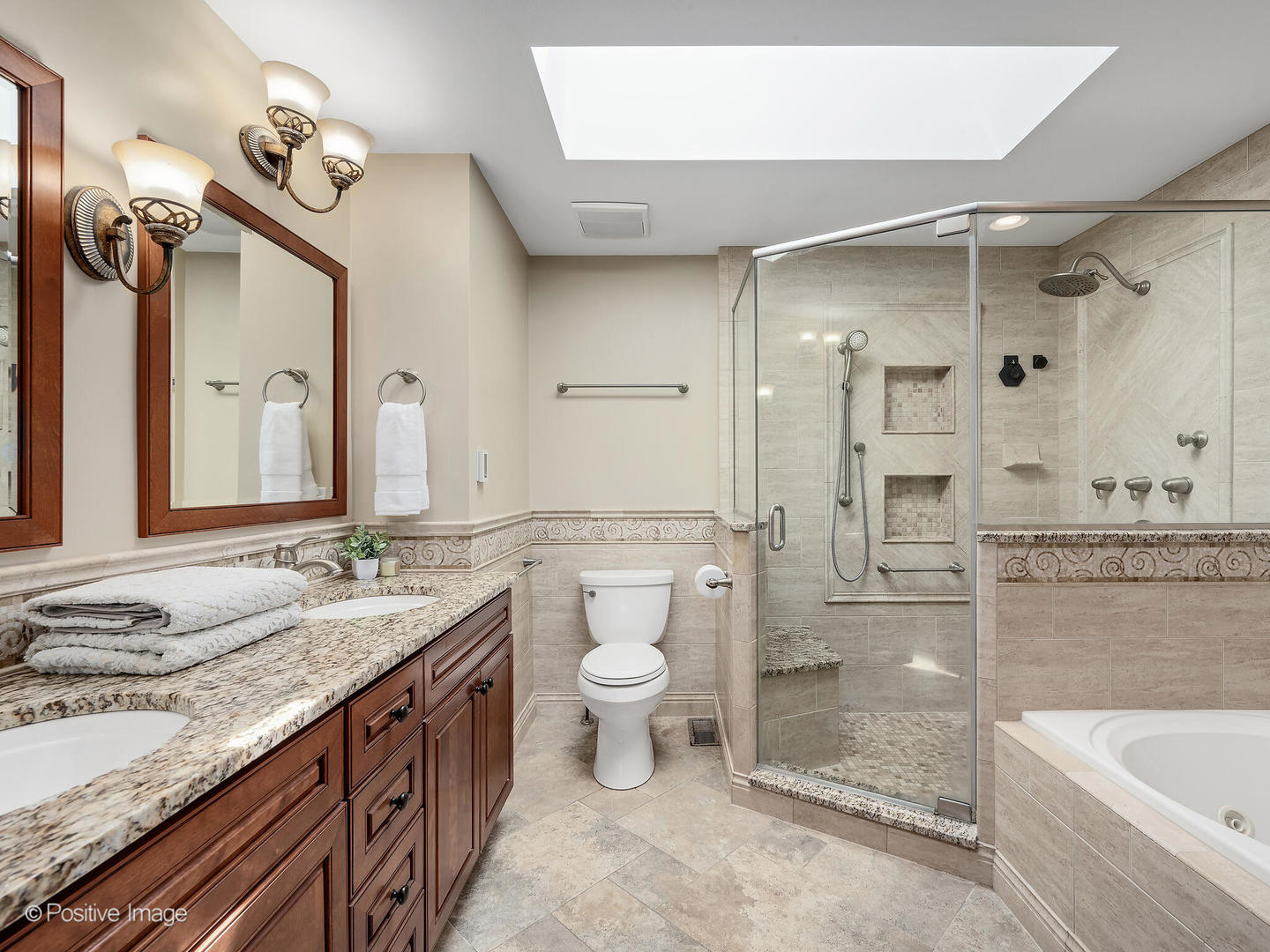 8562 Pearson Drive, Darien, IL 60561