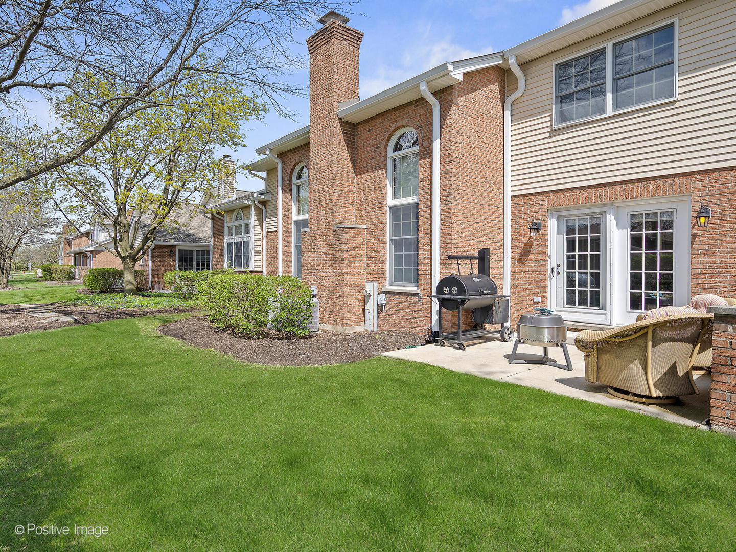 8562 Pearson Drive, Darien, IL 60561