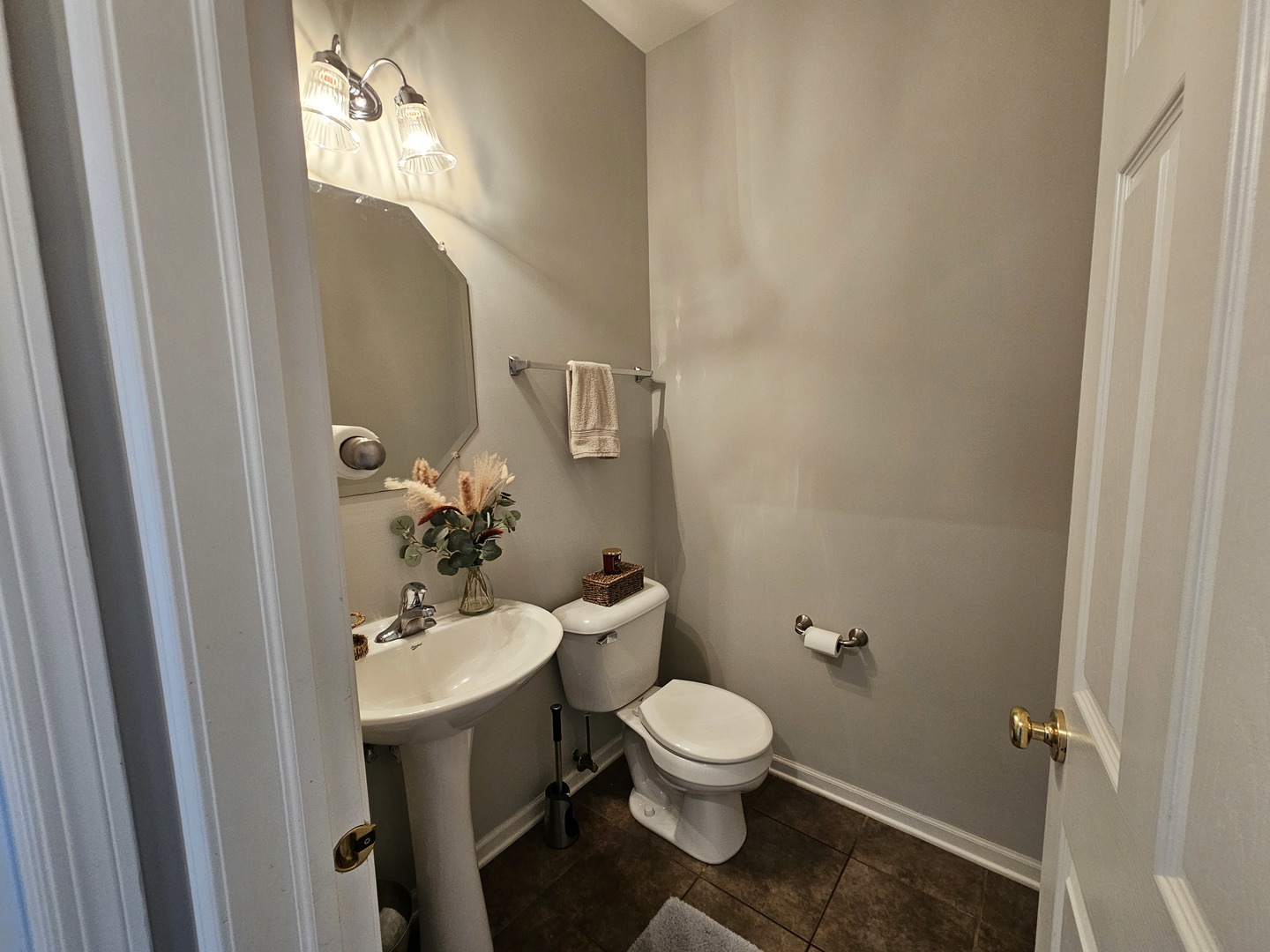 127 Charleston Lane, Gilberts, IL 60136