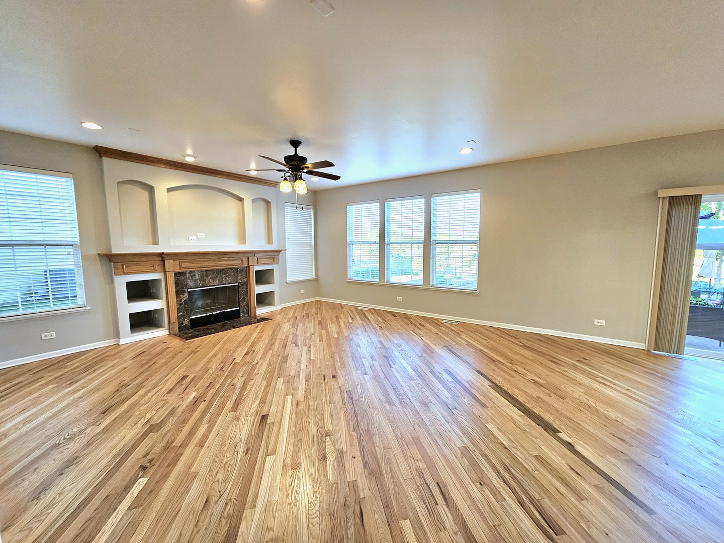 127 Charleston Lane, Gilberts, IL 60136