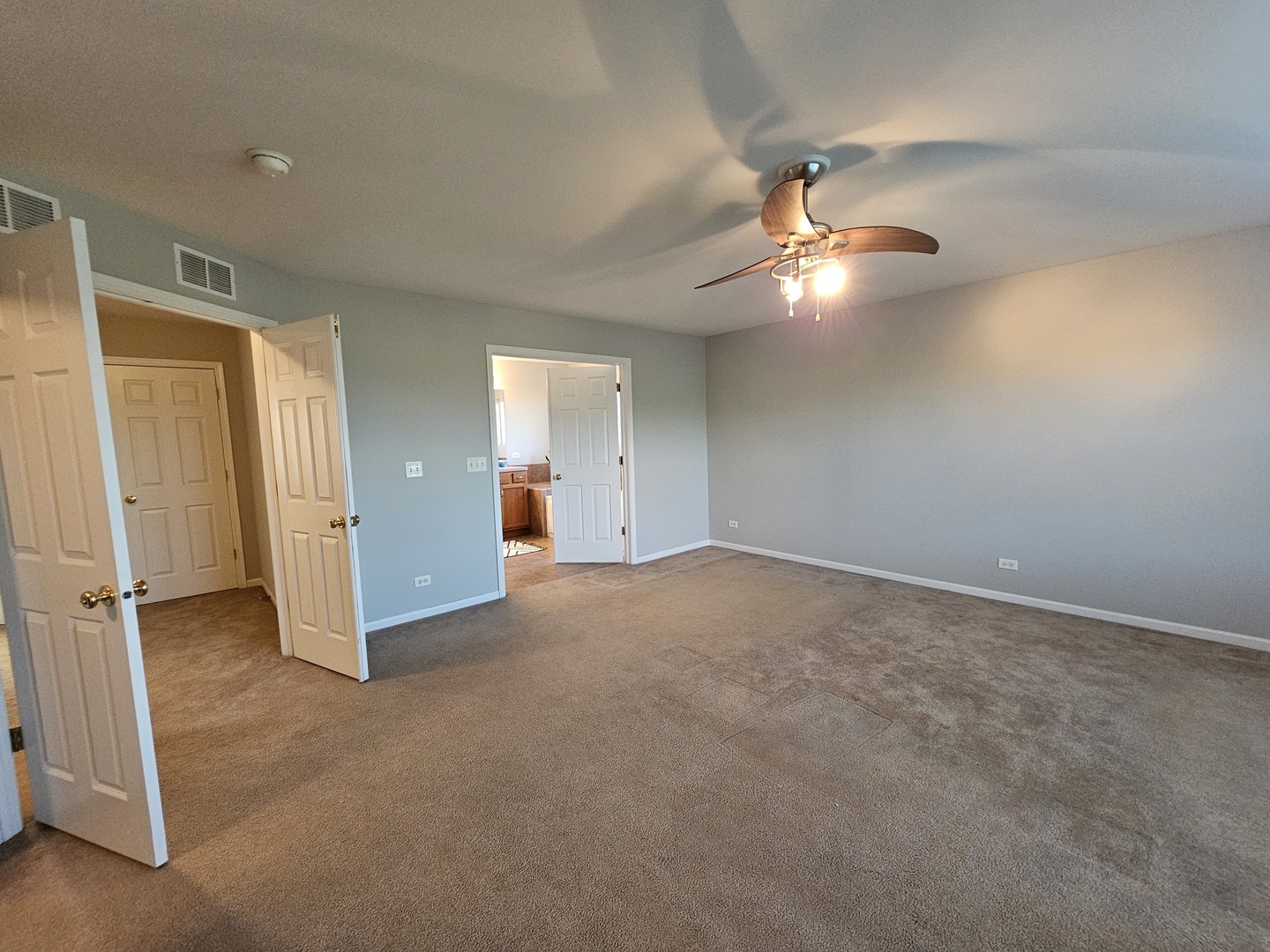 127 Charleston Lane, Gilberts, IL 60136