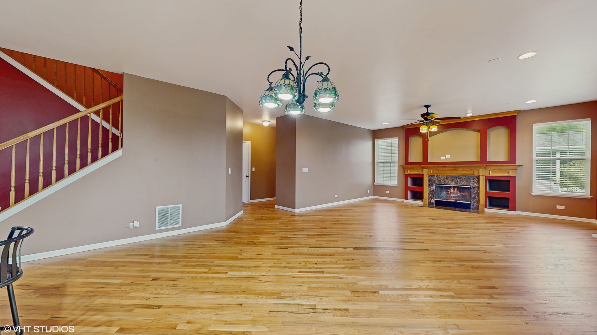 127 Charleston Lane, Gilberts, IL 60136