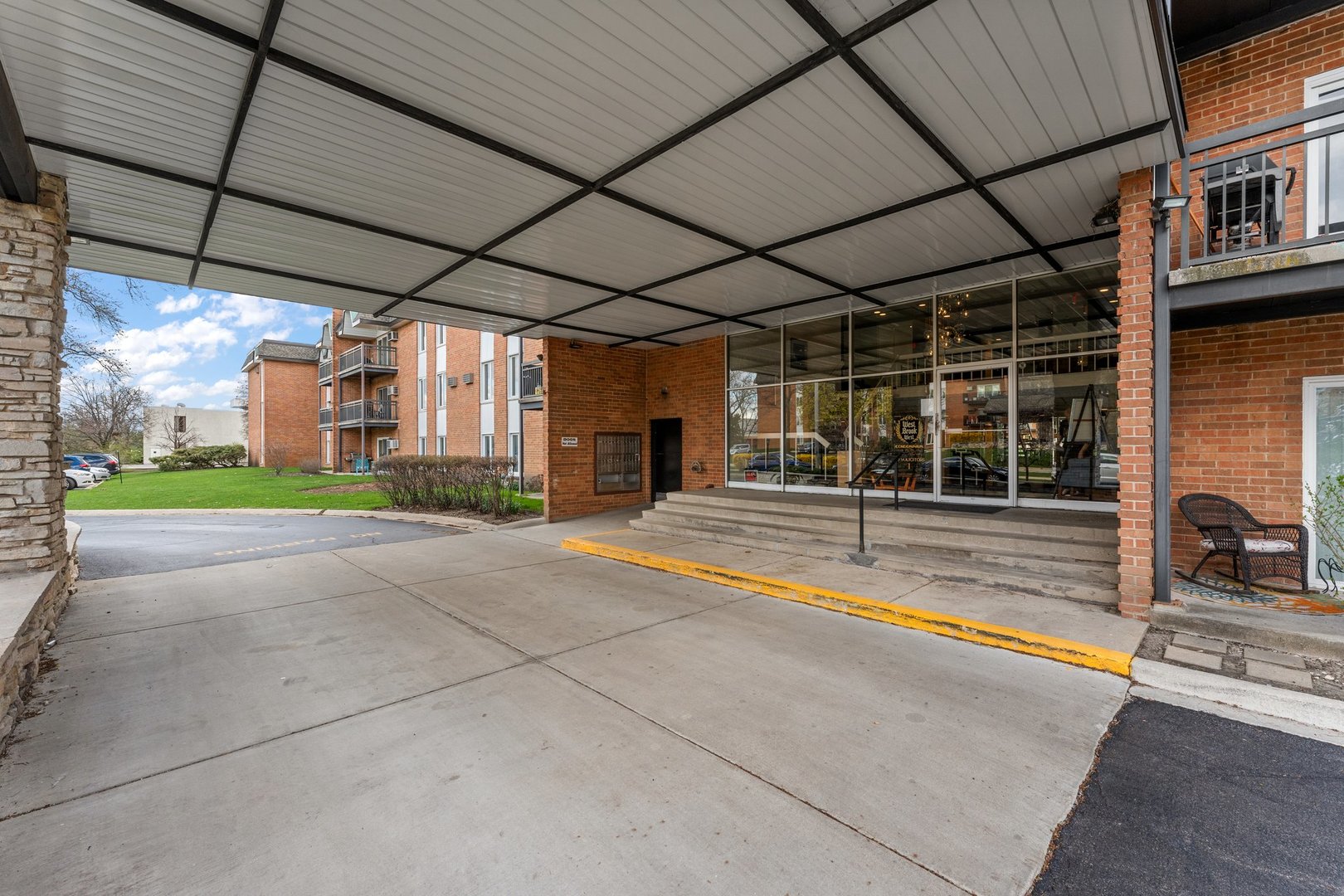 4220 Saratoga Avenue #209, Downers Grove, IL 60515