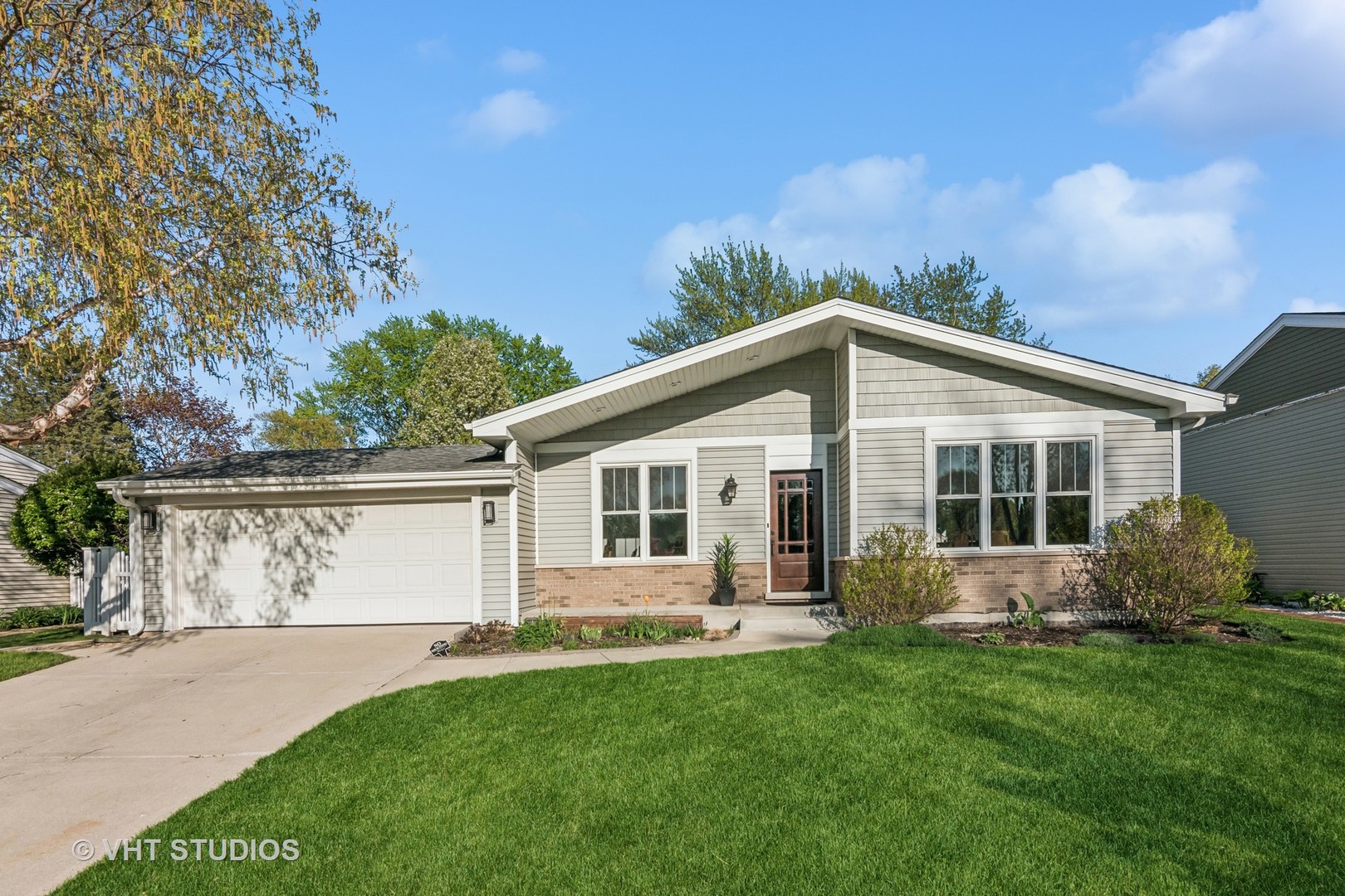 389 Weidner Road, Buffalo Grove, IL 60089