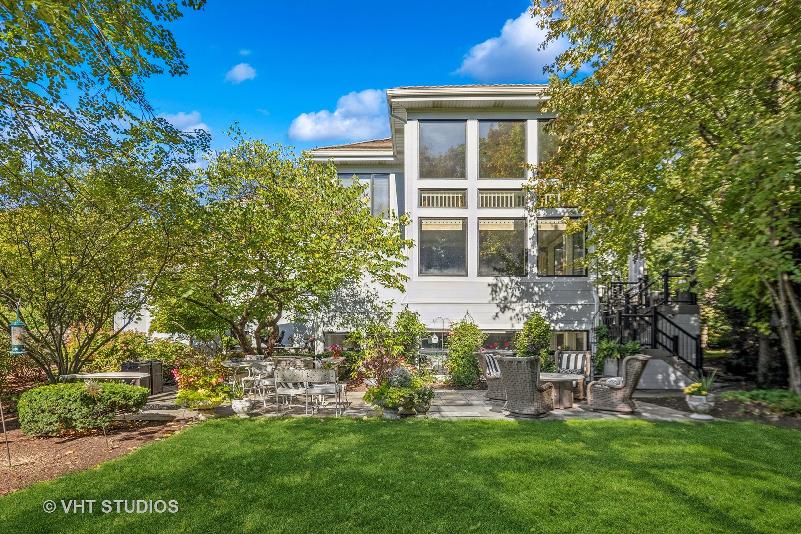 1525 Woodcrest Court, Aurora, IL 60502