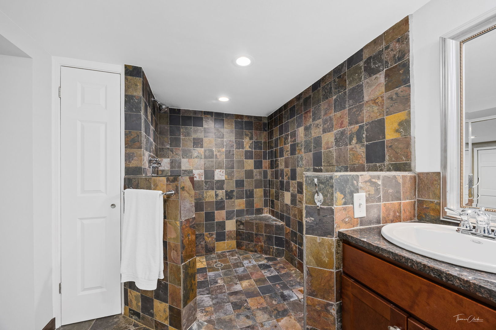 4720 Forest Avenue, Downers Grove, IL 60515