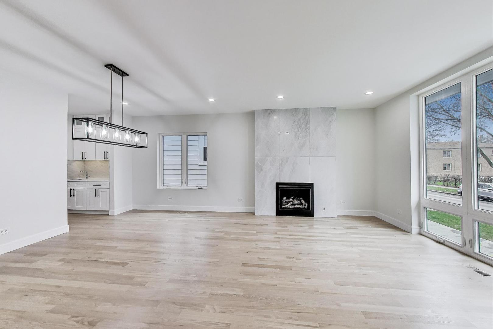 3242 N Kostner Avenue, Chicago, IL 60641