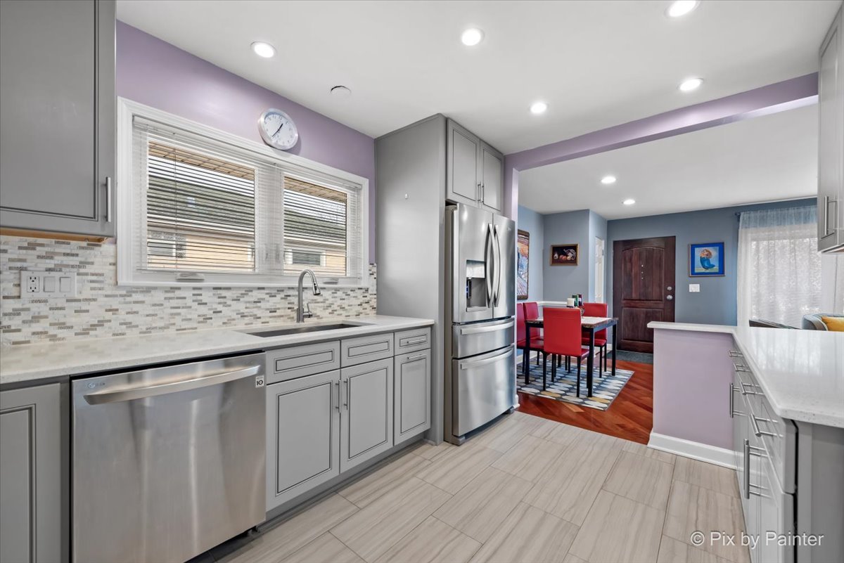 1234 S Cumberland Avenue, Park Ridge, IL 60068